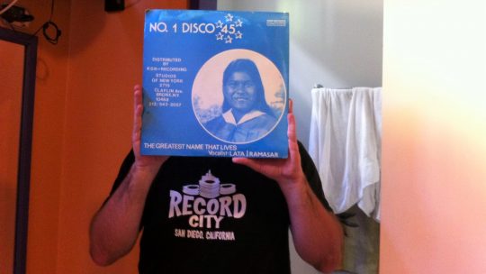 Der Vinyl Globetrotter: Diggin‘ in the Crates mit Pepe von Born to Shine