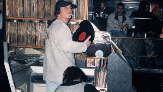 DJ Hubee und die 90er Jahre im Cooky’s  – Melting Pot und „Sexy M.F.“ auf dem Dancefloor